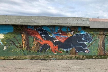 При поддержке Нины Чекотовой на Нижней Набережной появилось граффити «Река времени» с сюжетами из истории Иркутска